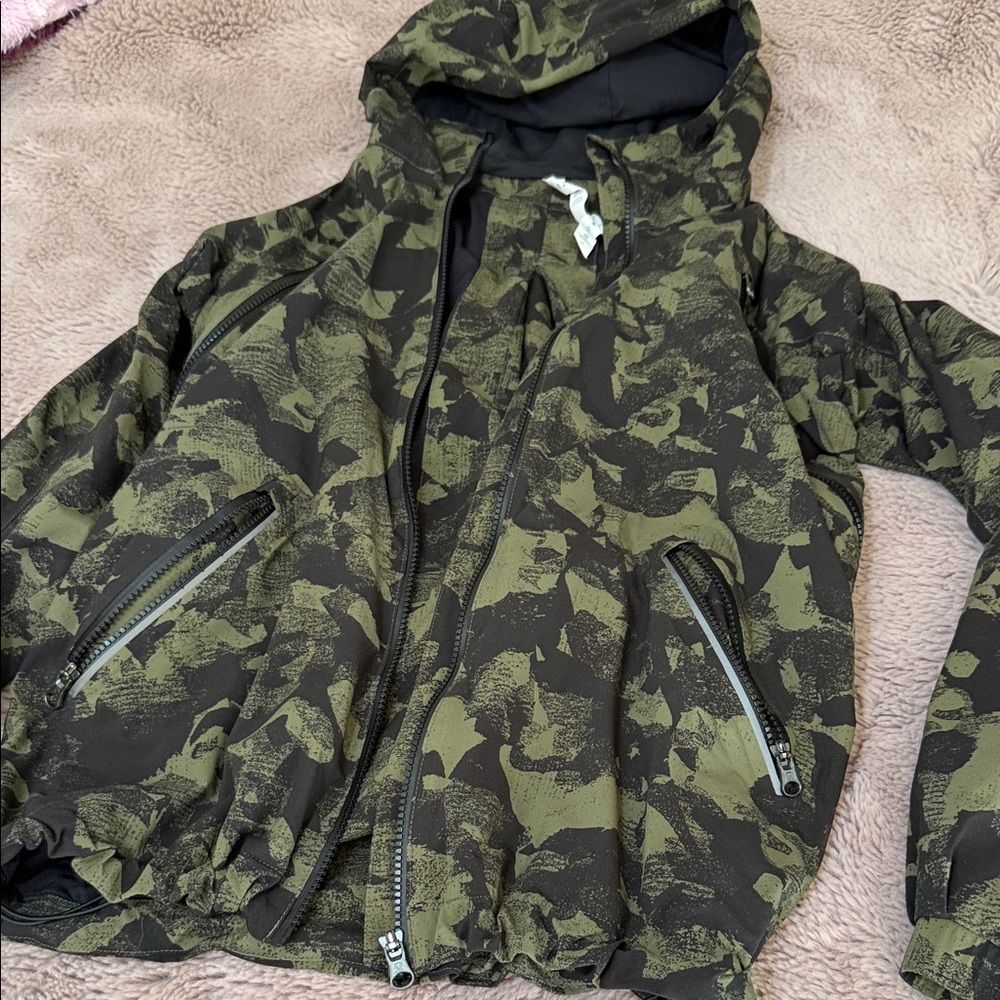 Camouflage Hooded Jacket by lululemon size 6
